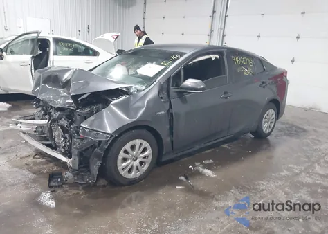 2021 Toyota Prius Le z USA, uszkodzony, nr VIN JTDKAMFU4M3147028